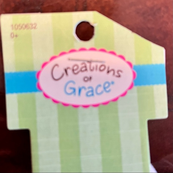 Creations of Grace Girl’s Curly Ribbon Hair Accessory/Ponytail Holder - Picture 4 of 4